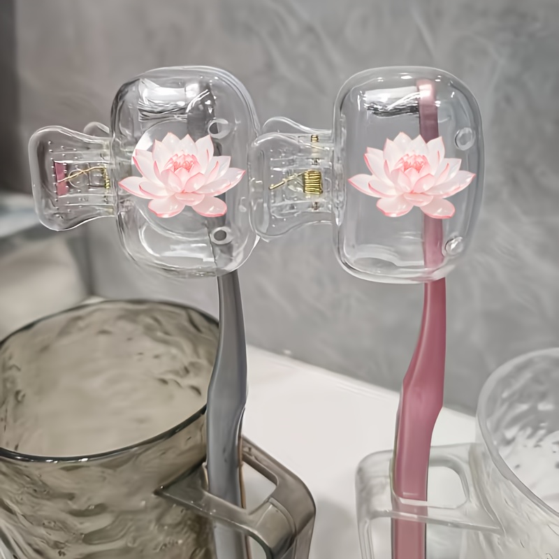 Toothbrush Holder Set - ที่ใส่แปรงสีฟันลายดอกบัวสวยงาม 2 ชิ้น ชุดพกพาพร้อมฝาครอบป้องกัน เหมาะสำหรับใช้ในบ้าน การเดินทาง